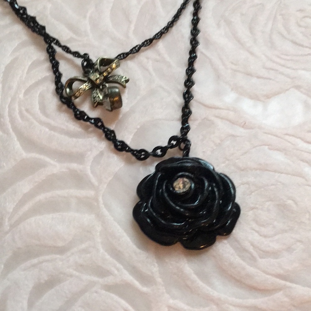 Necklace - Picture 2 of 3